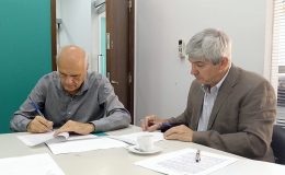 Firma de convenio entre la FAPyD y el ECOM Rosario